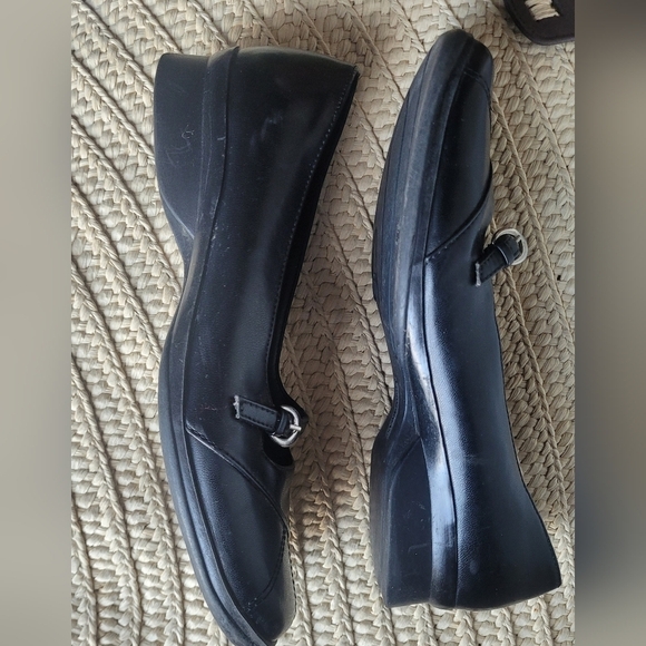 Predictions Black Flat Shoes 7.5W - Picture 2 of 5